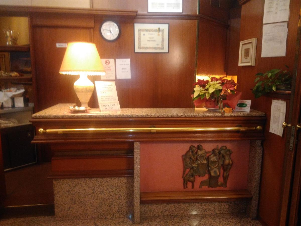 Hotel Elena - Verona — Photos 1
